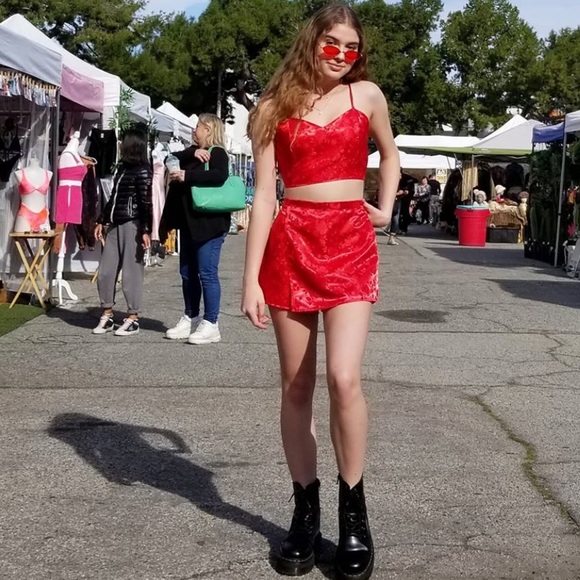 Purr melrose satin red tie back top - Picture 2 of 8